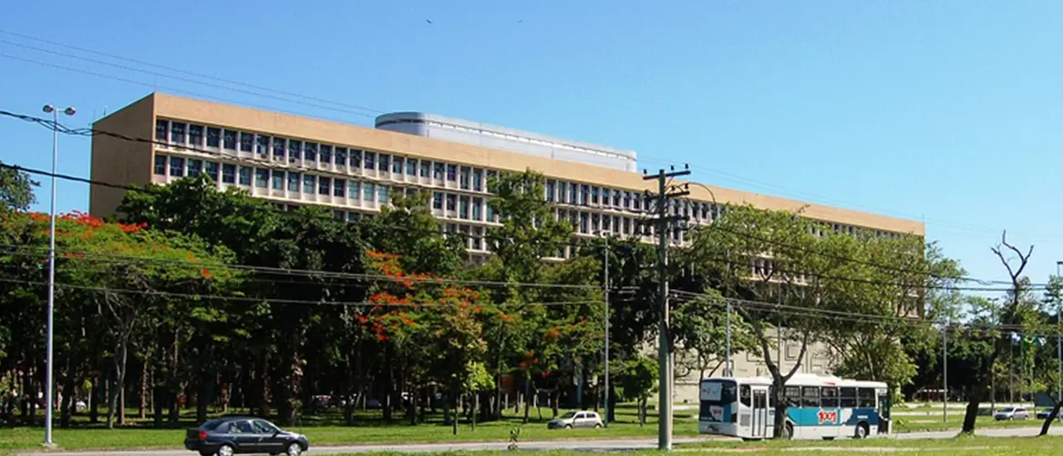 Concurso UFRJ: 281 vagas só até o próximo dia 16
